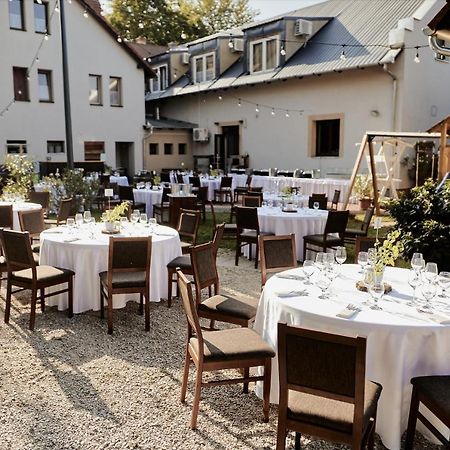 Révész Hotel, Restaurant&Rosa Spa Győr Extérieur photo