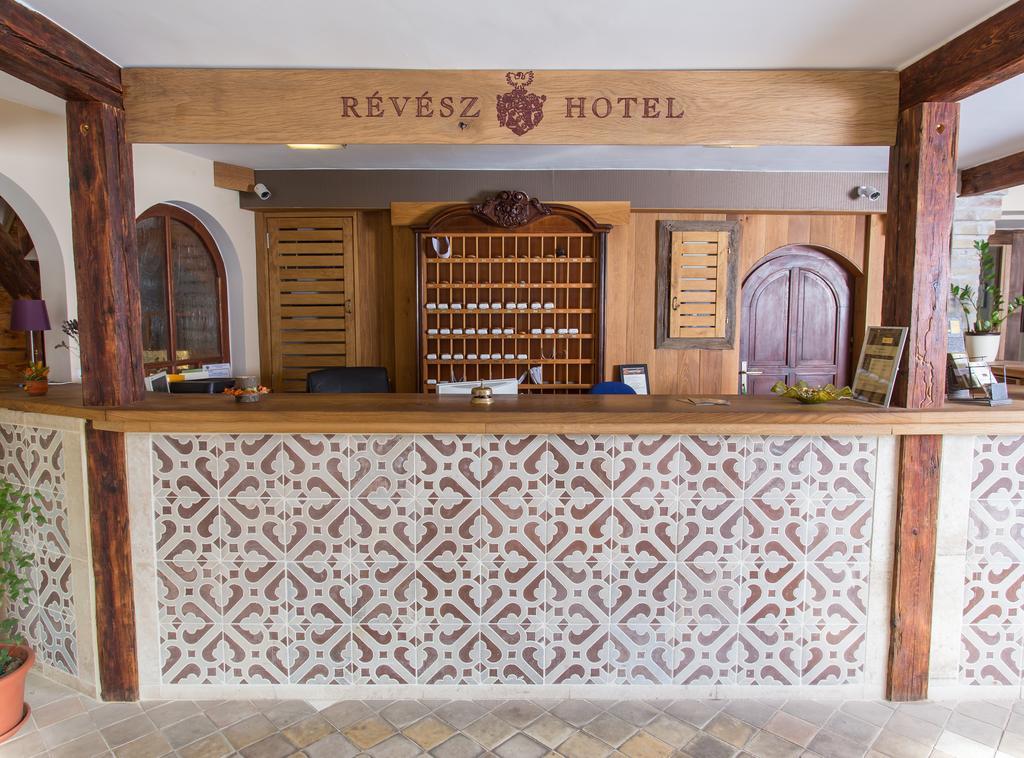 Révész Hotel, Restaurant&Rosa Spa Győr Extérieur photo