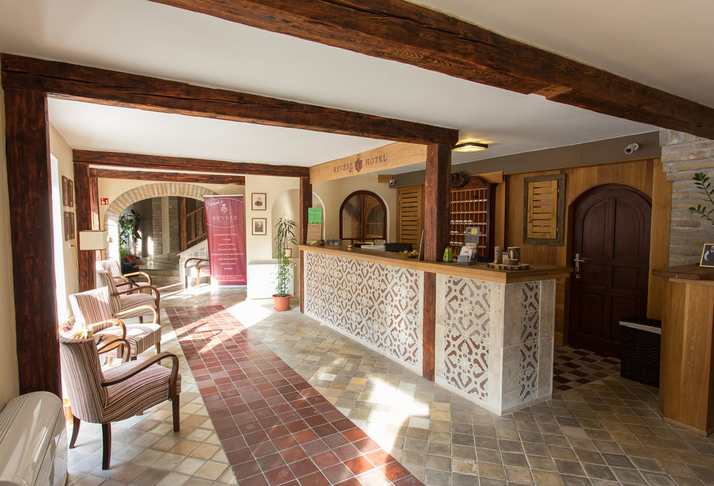 Révész Hotel, Restaurant&Rosa Spa Győr Extérieur photo